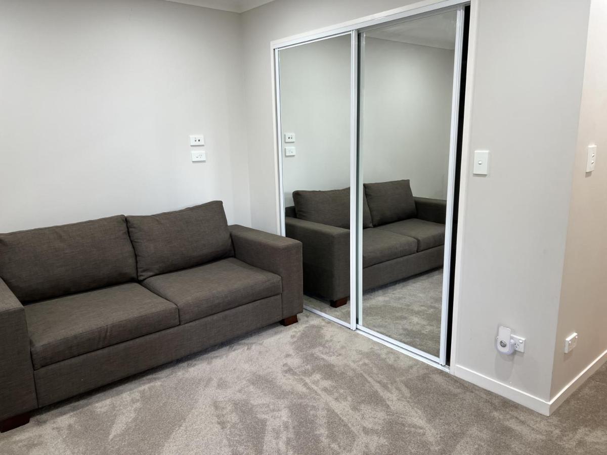 Guest Suite - Cosy Place In The Wattle Downs Auckland Exterior photo